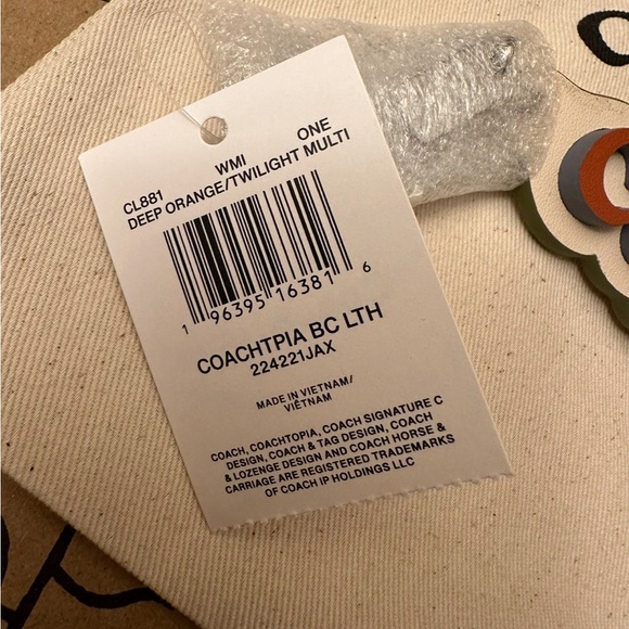 ❤️❤️❤️NWT Coach/Coachtopia purse/bag keyfob/silvertone hardware ❤️❤️❤️ - Picture 5 of 6